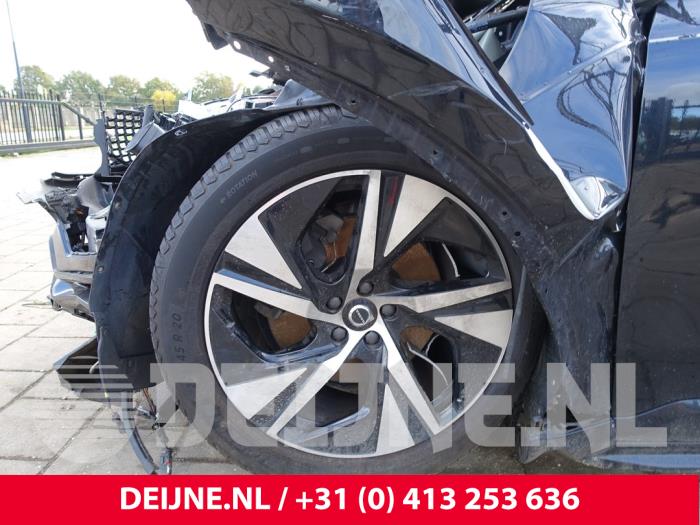 Volvo XC90 II 2.0 B5 Mild Hybrid Geartronic 16V AWD Sloopvoertuig (2020, Zwart)