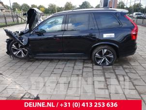 Volvo XC90 16-