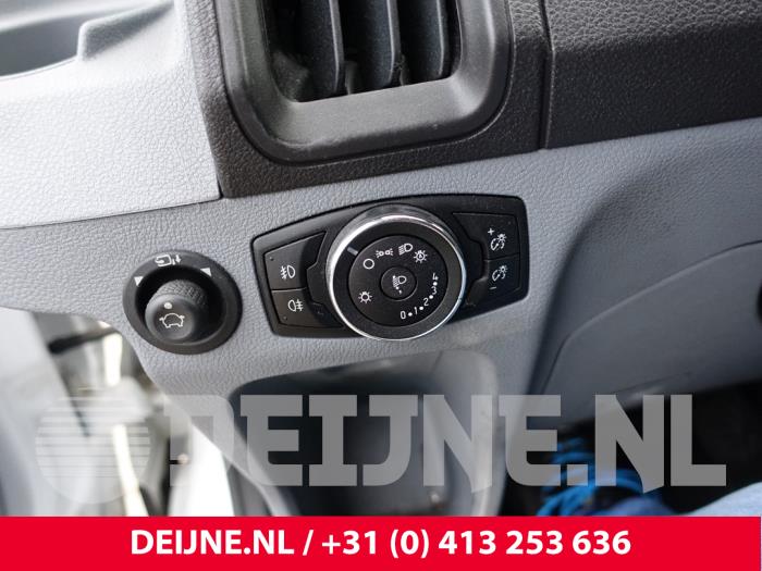 Ford Transit 2.0 TDCi 16V Eco Blue 170 Sloopvoertuig (2016, Wit)