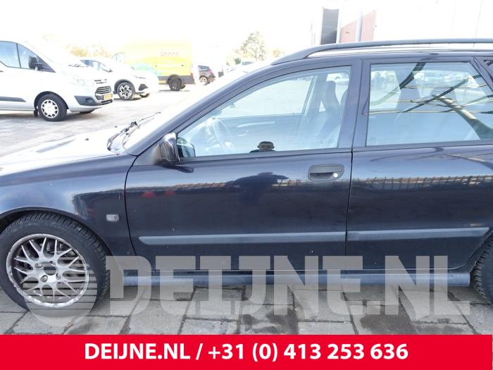 Volvo V40 1.8 16V Sloopvoertuig (2002, Zwart)