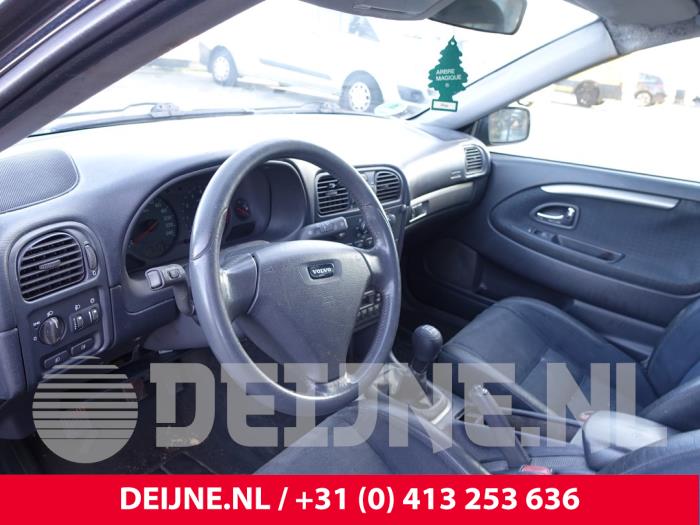 Volvo V40 1.8 16V Sloopvoertuig (2002, Zwart)