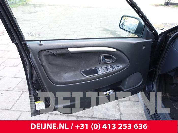 Volvo V40 1.8 16V Sloopvoertuig (2002, Zwart)