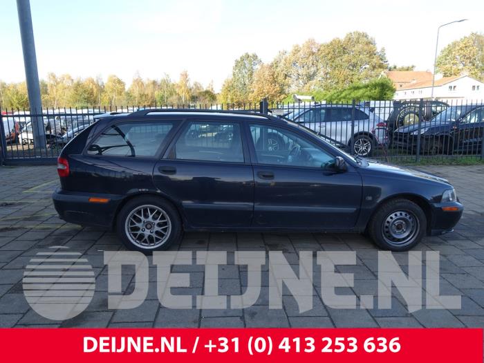 Volvo V40 1.8 16V Sloopvoertuig (2002, Zwart)