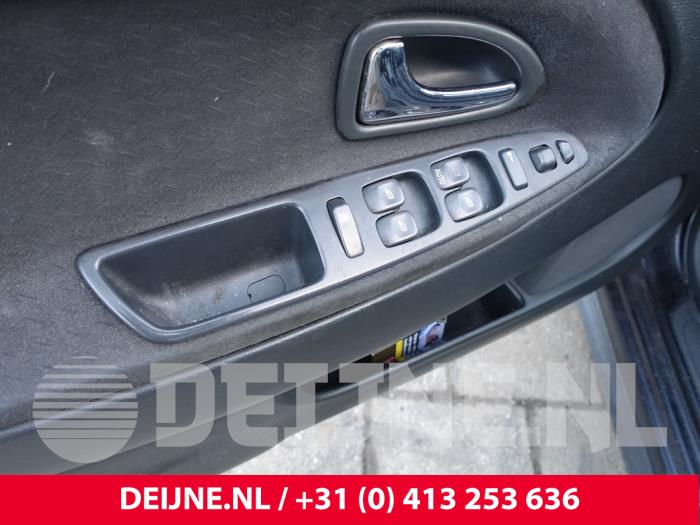 Volvo V40 1.8 16V Sloopvoertuig (2002, Zwart)