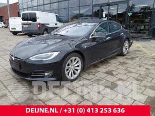 Tesla Model S 12-
