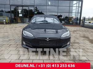 Tesla Model S 12-