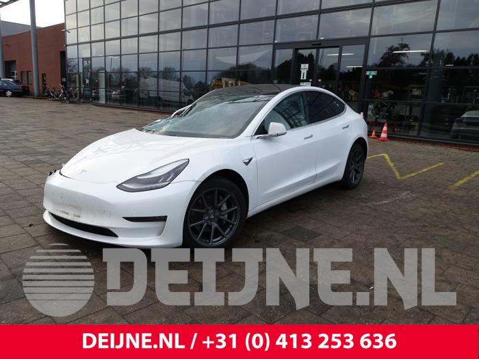 Tesla Model 3 Long Range AWD 75 kWh Sloopvoertuig (2020, Wit)