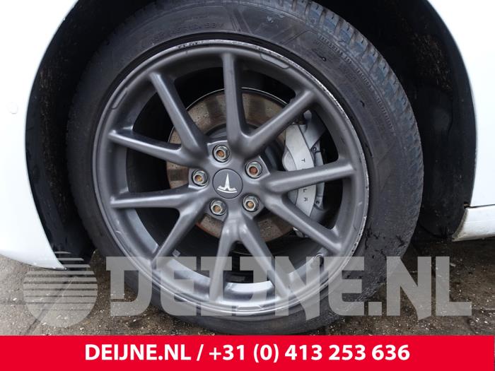 Tesla Model 3 Long Range AWD 75 kWh Sloopvoertuig (2020, Wit)