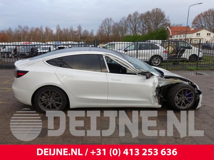 Tesla Model 3 Long Range AWD 75 kWh Sloopvoertuig (2020, Wit)