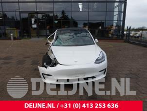 Tesla Model 3 17-