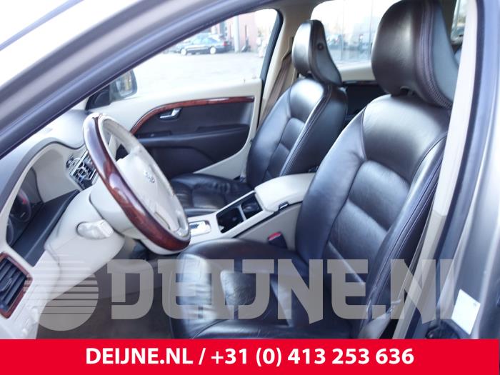 Volvo XC70 2.4 D5 20V AWD Sloopvoertuig (2009, Grijs)