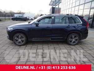 Volvo XC90 16-