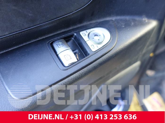 Mercedes eVito 41/60/66 kWh Sloopvoertuig (2020, Geel)