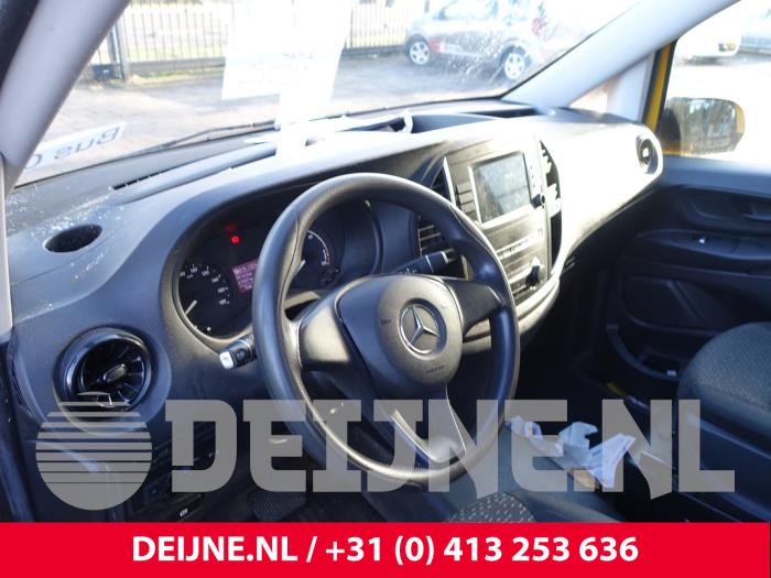 Mercedes eVito 41/60/66 kWh Sloopvoertuig (2020, Geel)