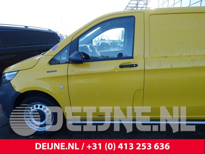 Mercedes eVito 41/60/66 kWh Sloopvoertuig (2020, Geel)