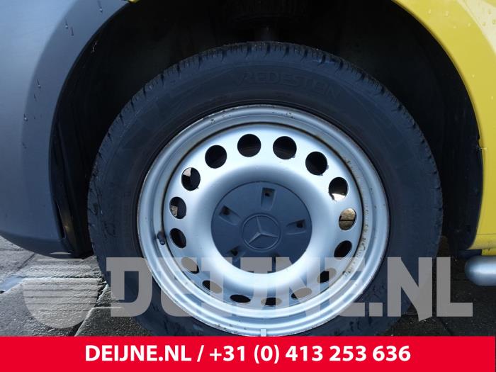 Mercedes eVito 41/60/66 kWh Sloopvoertuig (2020, Geel)