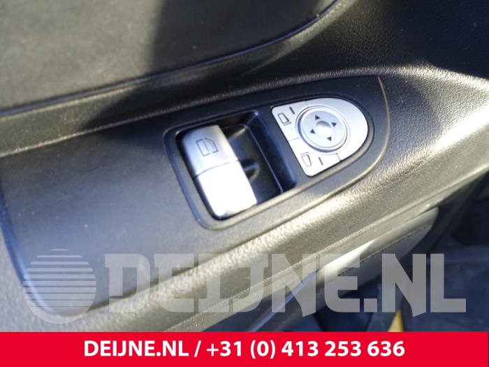 Mercedes eVito 41/60/66 kWh Sloopvoertuig (2020, Geel)