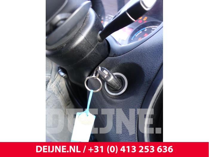 Mercedes eVito 41/60/66 kWh Sloopvoertuig (2020, Geel)