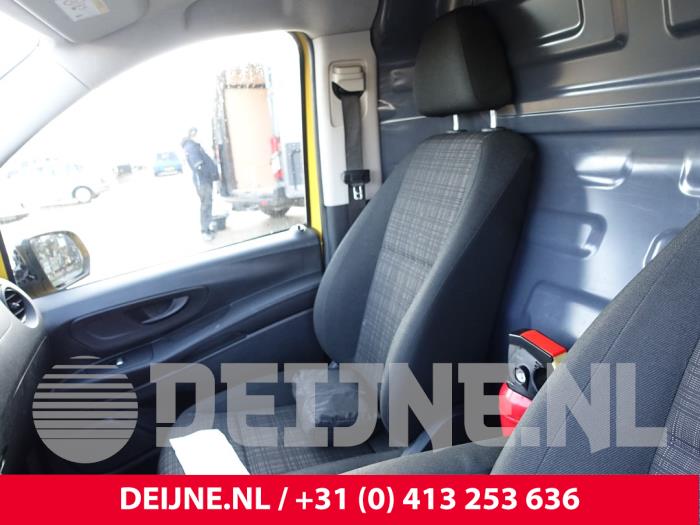 Mercedes eVito 41/60/66 kWh Sloopvoertuig (2020, Geel)
