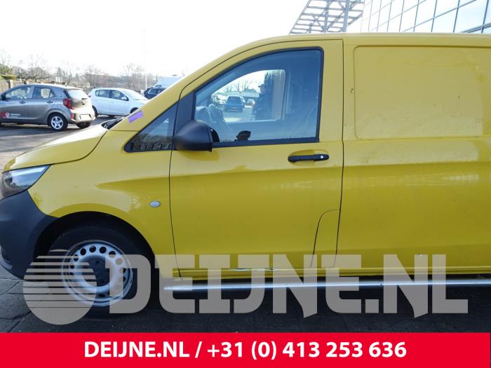 Mercedes eVito 41/60/66 kWh Sloopvoertuig (2020, Geel)