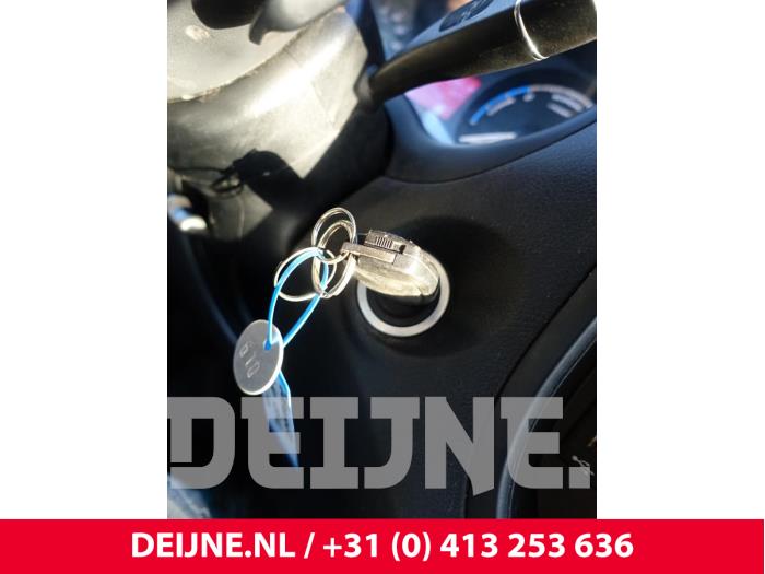 Mercedes eVito 41/60/66 kWh Sloopvoertuig (2020, Geel)