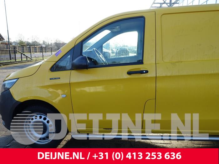 Mercedes eVito 41/60/66 kWh Sloopvoertuig (2020, Geel)