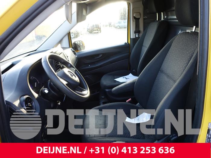 Mercedes eVito 41/60/66 kWh Sloopvoertuig (2020, Geel)