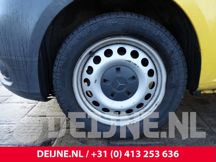 Mercedes eVito 41/60/66 kWh Sloopvoertuig (2020, Geel)