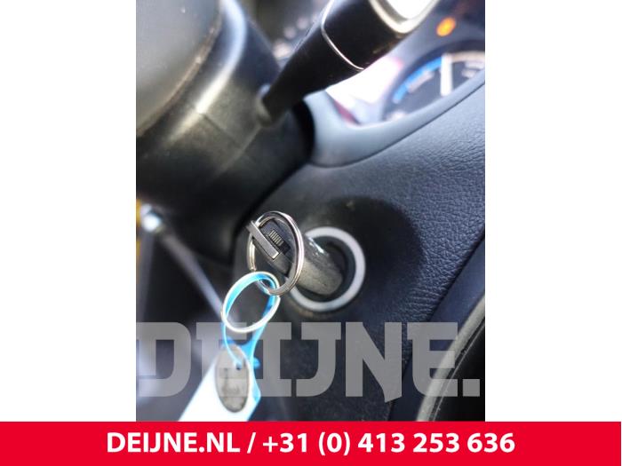 Mercedes eVito 41/60/66 kWh Sloopvoertuig (2020, Geel)