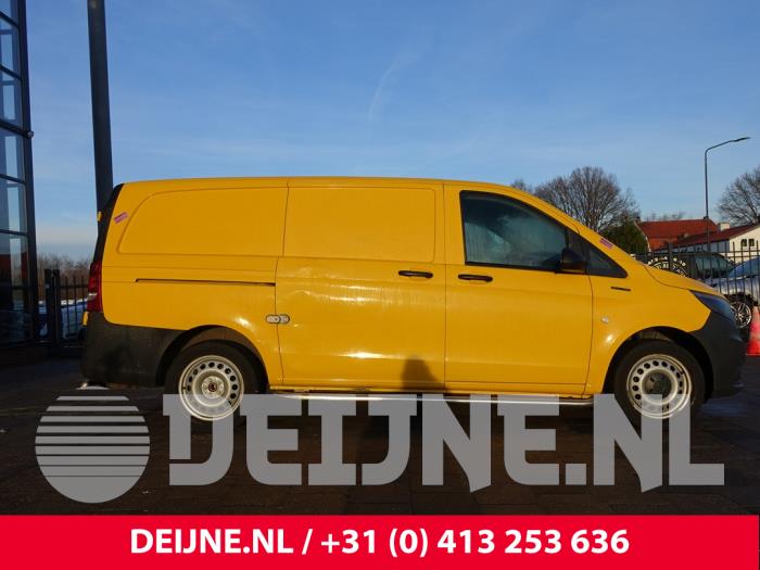 Mercedes eVito 41/60/66 kWh Sloopvoertuig (2020, Geel)