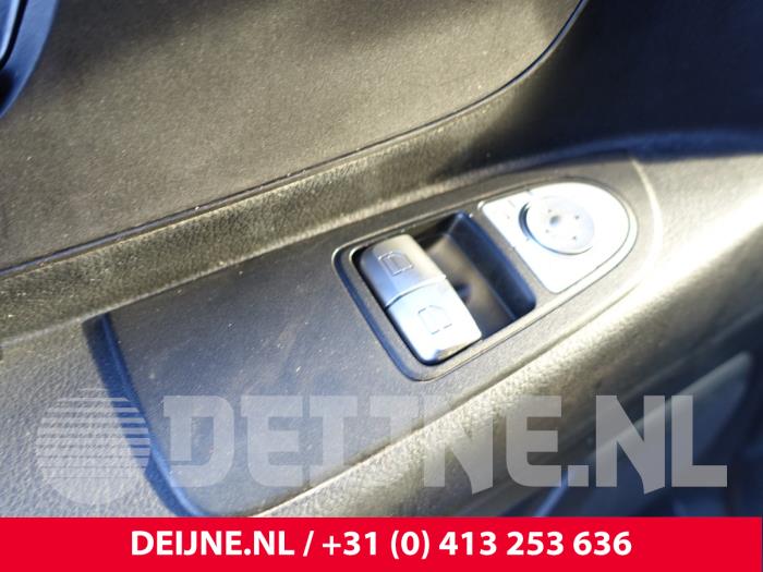 Mercedes eVito 41/60/66 kWh Sloopvoertuig (2020, Geel)