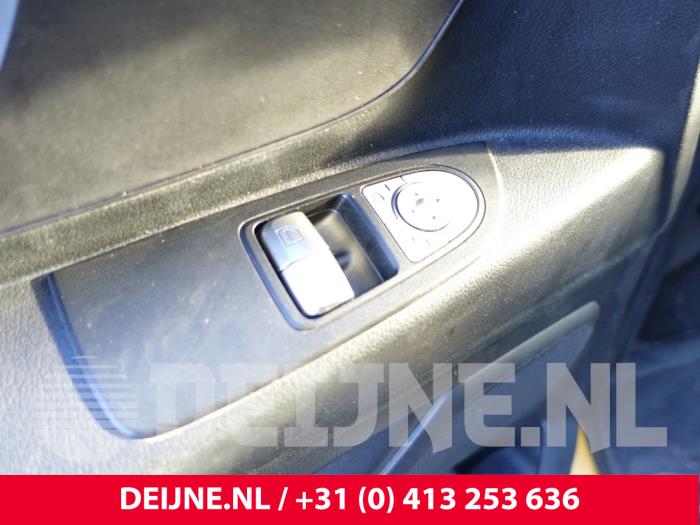 Mercedes eVito 41/60/66 kWh Sloopvoertuig (2020, Geel)