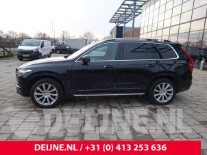 Volvo XC90 16-