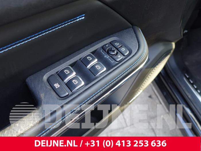 Lynk & Co 01 1.5 PHEV Sloopvoertuig (2021, Zwart)