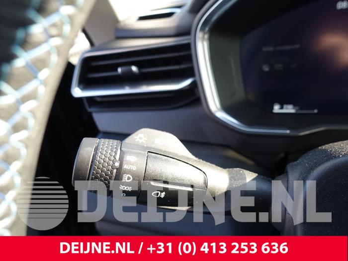 Lynk & Co 01 1.5 PHEV Sloopvoertuig (2021, Zwart)