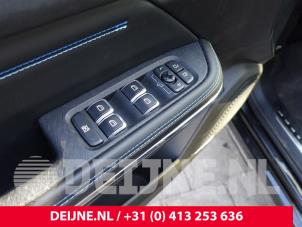 Lynk & Co 01 1.5 PHEV Sloopvoertuig (2021, Zwart)