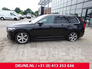 Volvo XC90 16-