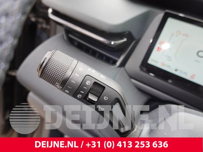 Lynk & Co 08 1.5 Core, More Sloopvoertuig (2025, Grijs)