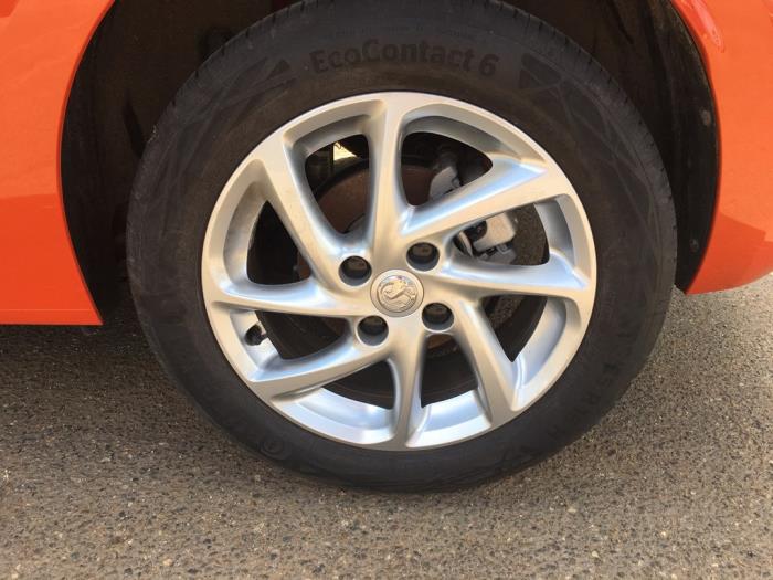 Opel Corsa F 1.2 Turbo 12V 100 Sloopvoertuig (2020, Metallic, Oranje)