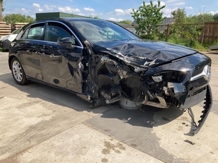 Mercedes A 1.5 A-160d Sloopvoertuig (2019, Zwart)