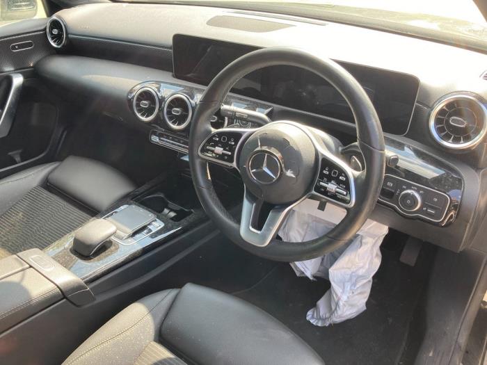 Mercedes A 1.5 A-160d Sloopvoertuig (2019, Zwart)