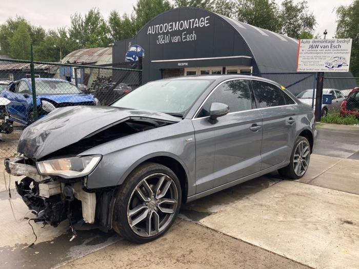 Audi A3 Limousine 2.0 TDI 16V Sloopvoertuig (2017, Muisgrijs)
