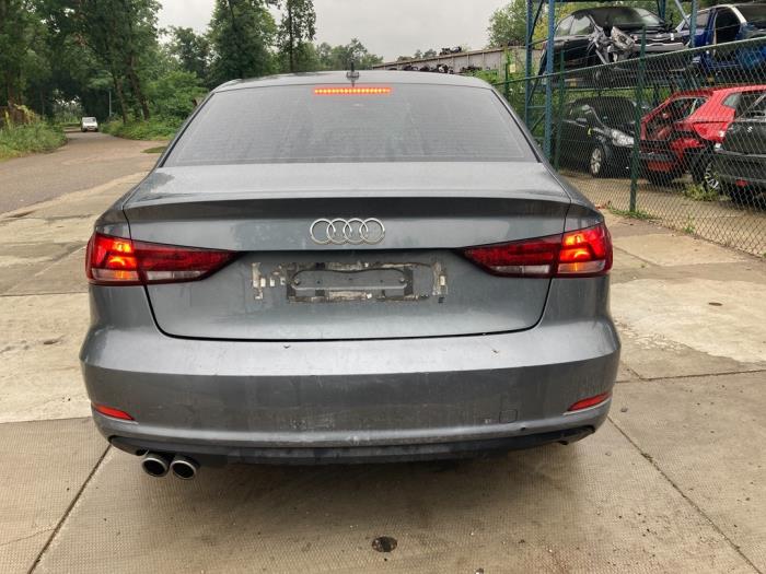 Audi A3 Limousine 2.0 TDI 16V Sloopvoertuig (2017, Muisgrijs)