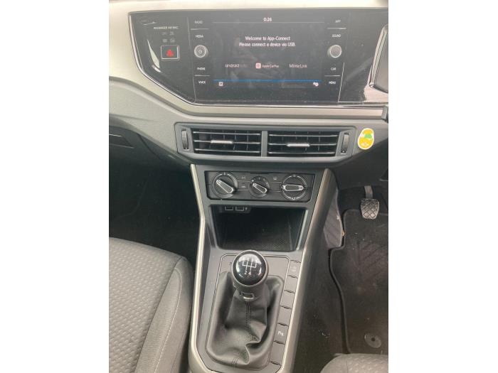 Volkswagen Polo VI 1.0 TSI 12V Sloopvoertuig (2020, Grijs)