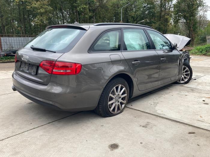 Audi A4 Avant 2 0 TDI 16V Sloopvoertuig 2010 Donker Champagne