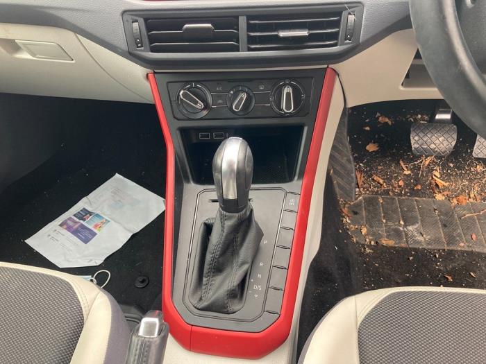 Volkswagen Polo VI 1.0 TSI 12V Sloopvoertuig (2020, Zwart)