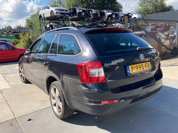 Skoda Octavia Combi 1.4 TSI 16V Sloopvoertuig (2014, Zwart)