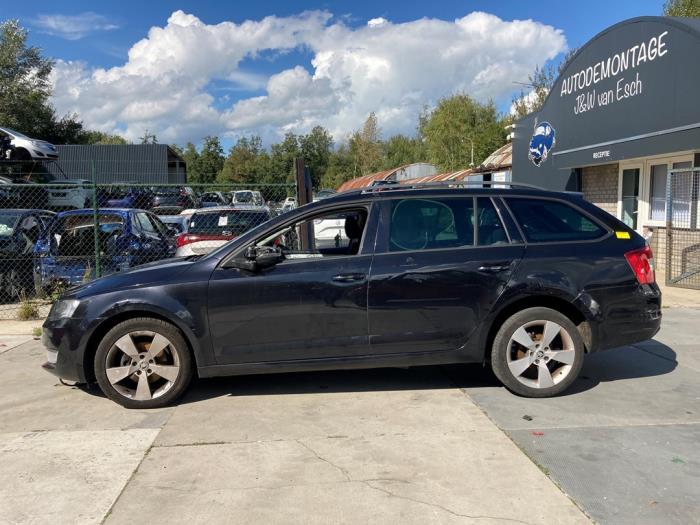Skoda Octavia Combi 1.4 TSI 16V Sloopvoertuig (2014, Zwart)