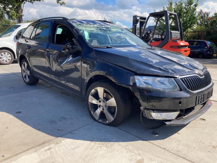 Skoda Octavia Combi 1.4 TSI 16V Sloopvoertuig (2014, Zwart)