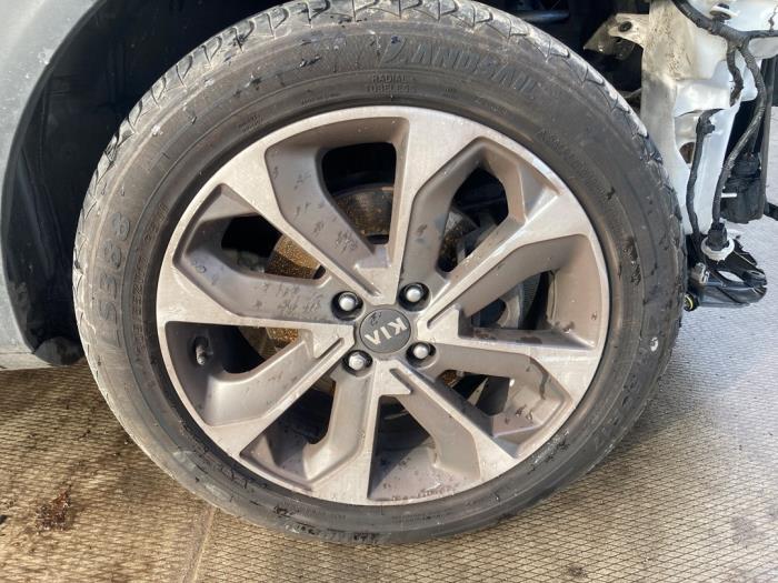 Kia Stonic 1.0i T-GDi 12V Sloopvoertuig (2018, Muisgrijs, Grijs)